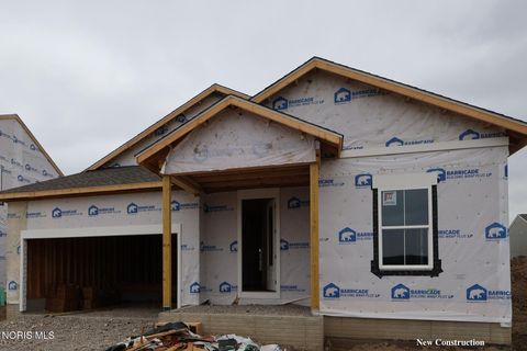 Photo of 932 Creekside Lane, Bowling Green, OH 43402 (MLS # 10007148)