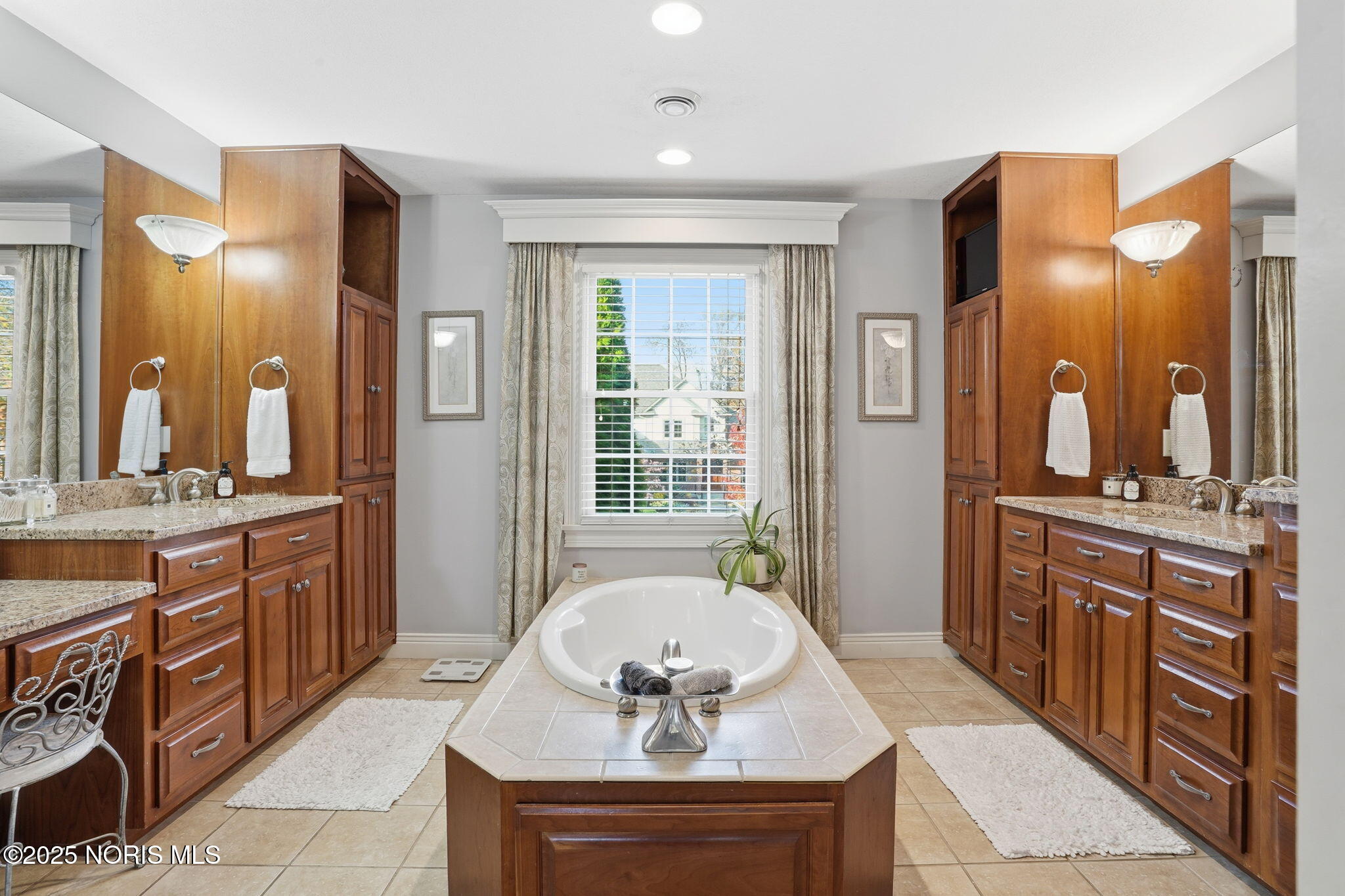 Findlay, Ohio 45840, United States, 4 Bedrooms Bedrooms, ,5 BathroomsBathrooms,Residential,Coming Soon,239030