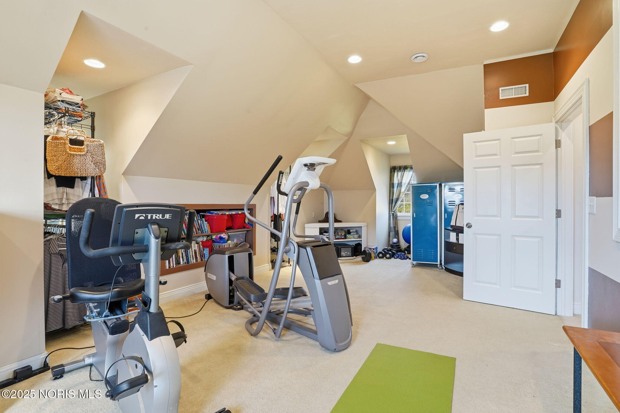 Findlay, Ohio 45840, United States, 4 Bedrooms Bedrooms, ,5 BathroomsBathrooms,Residential,Coming Soon,239030