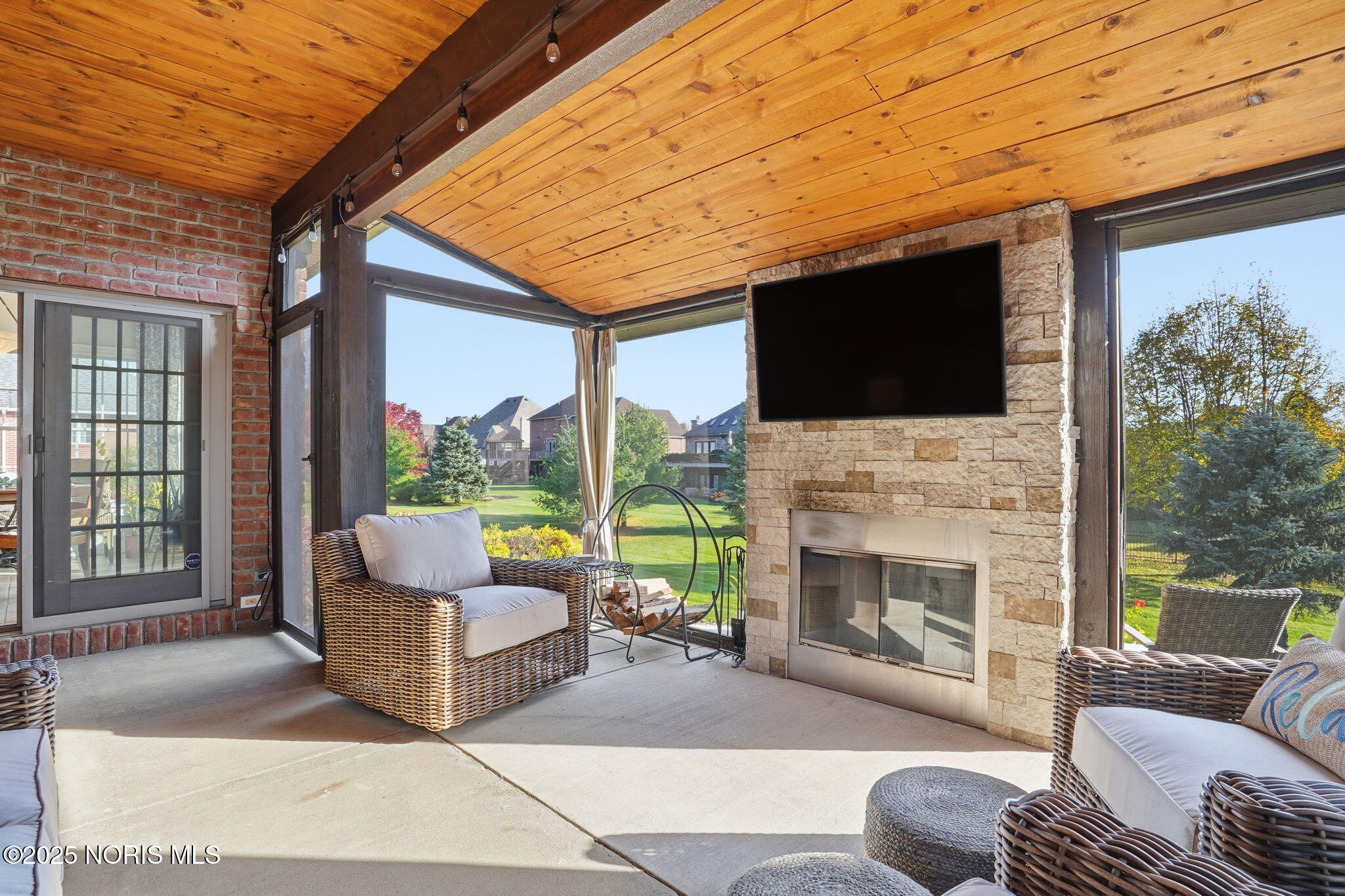 Findlay, Ohio 45840, United States, 4 Bedrooms Bedrooms, ,5 BathroomsBathrooms,Residential,Coming Soon,239030