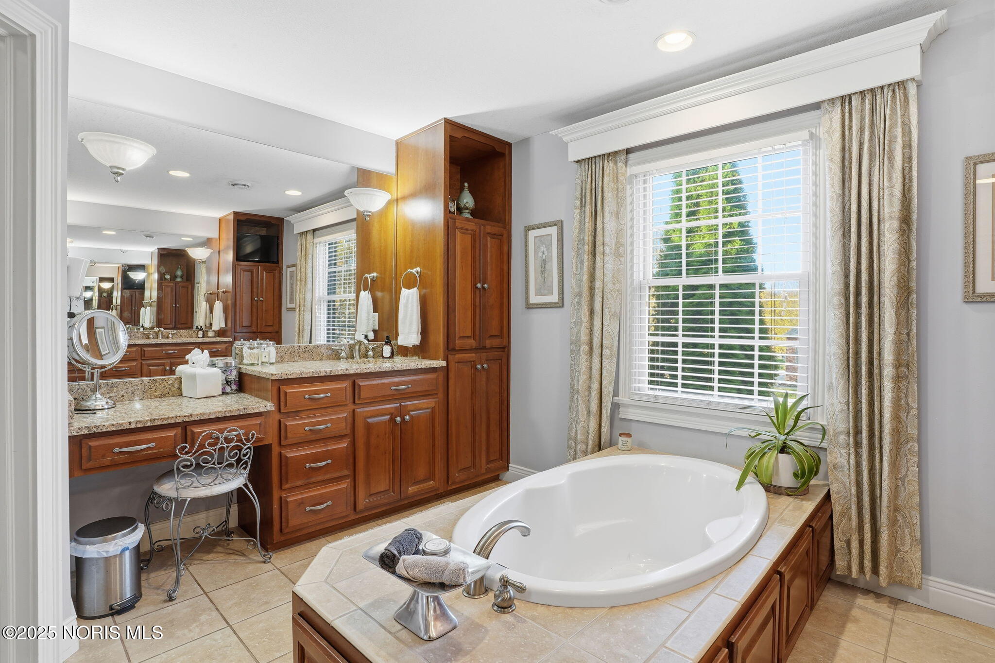 Findlay, Ohio 45840, United States, 4 Bedrooms Bedrooms, ,5 BathroomsBathrooms,Residential,Coming Soon,239030