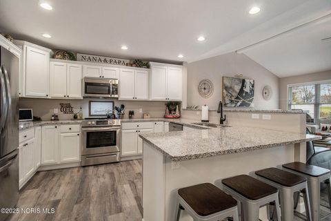 Tiny photo for 840 Old School Drive, Napoleon, OH 43545 (MLS # 10001616)