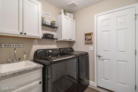 Tiny photo for 840 Old School Drive, Napoleon, OH 43545 (MLS # 10001616)