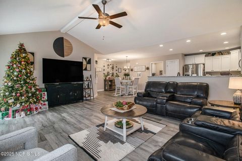 Tiny photo for 840 Old School Drive, Napoleon, OH 43545 (MLS # 10001616)