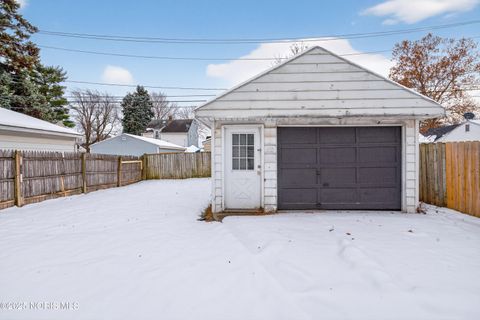 Tiny photo for 47 W Crawford Avenue, Toledo, OH 43612 (MLS # 10002460)