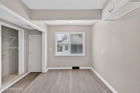 Tiny photo for 47 W Crawford Avenue, Toledo, OH 43612 (MLS # 10002460)