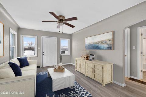 Tiny photo for 47 W Crawford Avenue, Toledo, OH 43612 (MLS # 10002460)