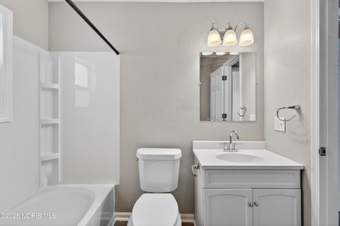 Tiny photo for 47 W Crawford Avenue, Toledo, OH 43612 (MLS # 10002460)