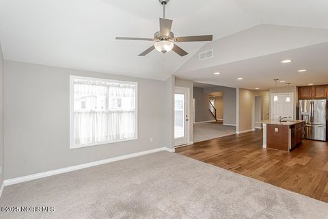 Tiny photo for 6864 Southpine Court, Maumee, OH 43537 (MLS # 10002447)