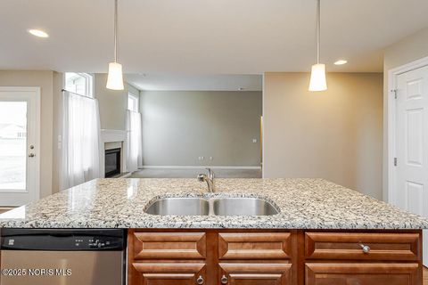 Tiny photo for 6864 Southpine Court, Maumee, OH 43537 (MLS # 10002447)