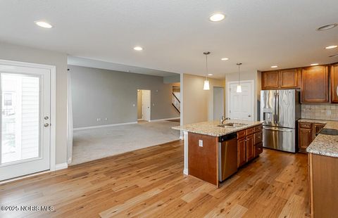 Tiny photo for 6864 Southpine Court, Maumee, OH 43537 (MLS # 10002447)