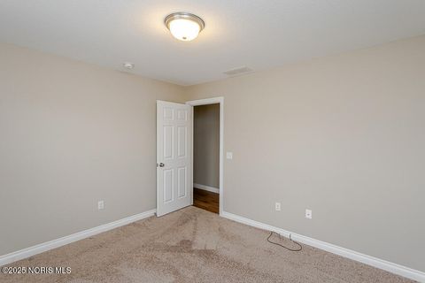 Tiny photo for 6864 Southpine Court, Maumee, OH 43537 (MLS # 10002447)