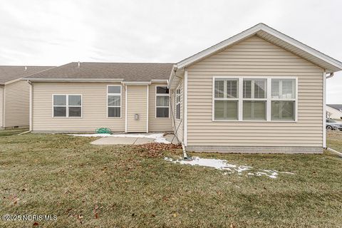 Tiny photo for 6864 Southpine Court, Maumee, OH 43537 (MLS # 10002447)