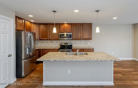 Tiny photo for 6864 Southpine Court, Maumee, OH 43537 (MLS # 10002447)