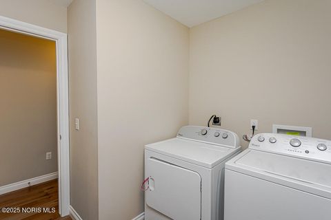 Tiny photo for 6864 Southpine Court, Maumee, OH 43537 (MLS # 10002447)