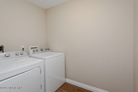 Tiny photo for 6864 Southpine Court, Maumee, OH 43537 (MLS # 10002447)