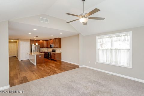 Tiny photo for 6864 Southpine Court, Maumee, OH 43537 (MLS # 10002447)