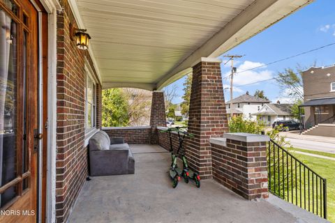 Tiny photo for 121 Bacon Street, Rossford, OH 43460 (MLS # 10006903)