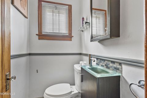 Tiny photo for 121 Bacon Street, Rossford, OH 43460 (MLS # 10006903)