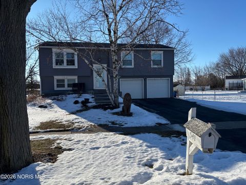 Photo of 541 Mallard Road, Perrysburg, OH 43551 (MLS # 10003991)