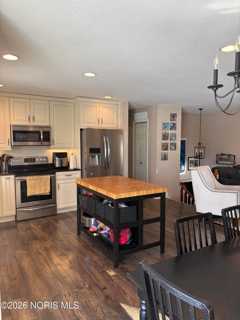 Tiny photo for 541 Mallard Road, Perrysburg, OH 43551 (MLS # 10003991)