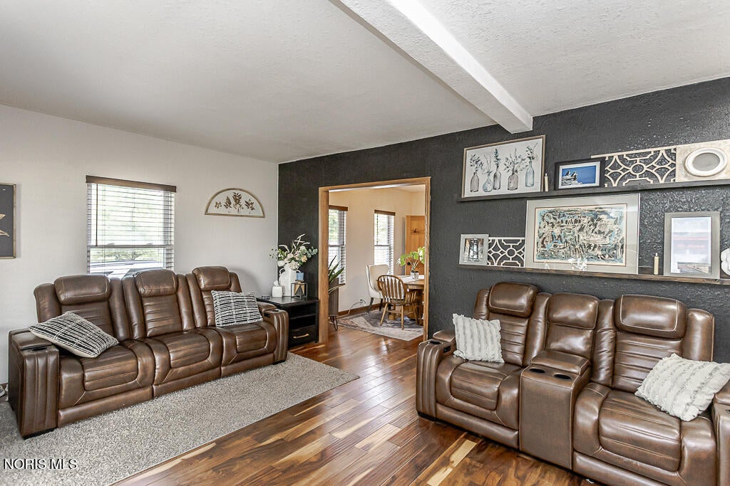 2409 Pickle Road
