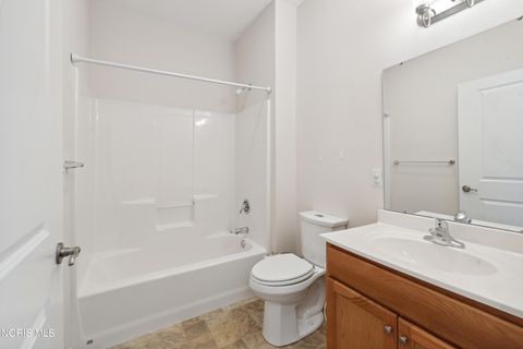 Tiny photo for 1613 E Brooklynn Park, Toledo, OH 43615 (MLS # 10005549)