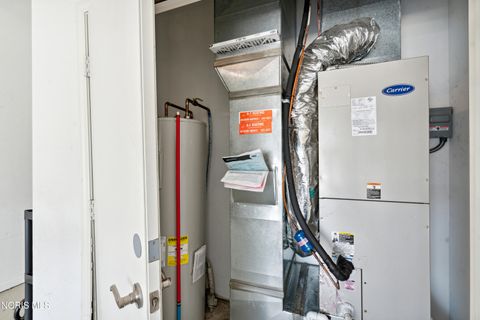 Tiny photo for 1613 E Brooklynn Park, Toledo, OH 43615 (MLS # 10005549)