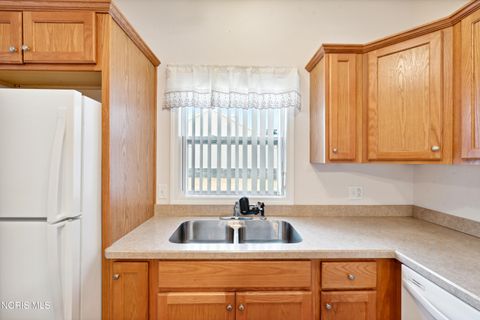 Tiny photo for 1613 E Brooklynn Park, Toledo, OH 43615 (MLS # 10005549)