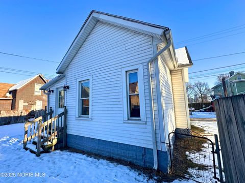 Tiny photo for 2 Riverside Court, Toledo, OH 43611 (MLS # 10002262)