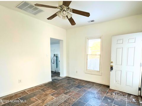 Tiny photo for 2 Riverside Court, Toledo, OH 43611 (MLS # 10002262)