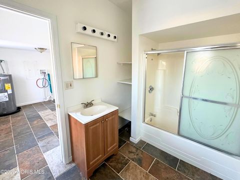 Tiny photo for 2 Riverside Court, Toledo, OH 43611 (MLS # 10002262)