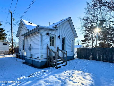 Tiny photo for 2 Riverside Court, Toledo, OH 43611 (MLS # 10002262)