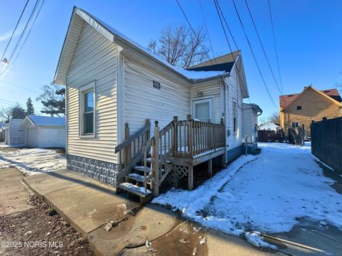 Tiny photo for 2 Riverside Court, Toledo, OH 43611 (MLS # 10002262)