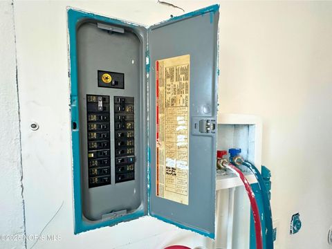 Tiny photo for 2 Riverside Court, Toledo, OH 43611 (MLS # 10002262)