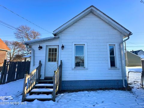 Tiny photo for 2 Riverside Court, Toledo, OH 43611 (MLS # 10002262)