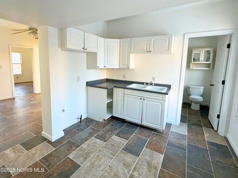 Tiny photo for 2 Riverside Court, Toledo, OH 43611 (MLS # 10002262)