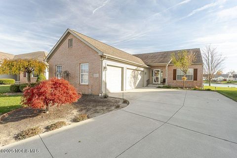 Photo of 7055 Nautica Court, Maumee, OH 43537 (MLS # 10001296)