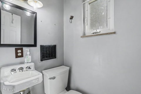 Tiny photo for 3940 Maxwell Road, Toledo, OH 43613 (MLS # 10011576)