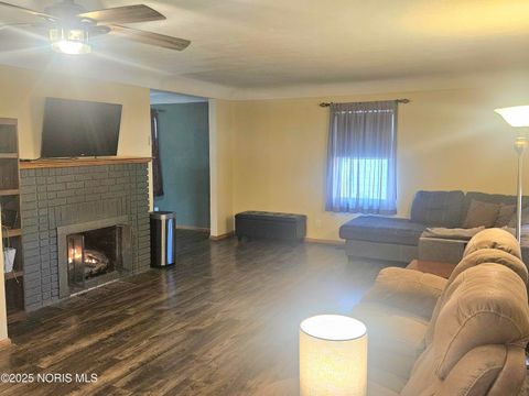 Tiny photo for 227 E Broadway Street, North Baltimore, OH 45872 (MLS # 10000376)