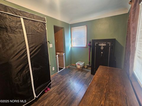 Tiny photo for 227 E Broadway Street, North Baltimore, OH 45872 (MLS # 10000376)