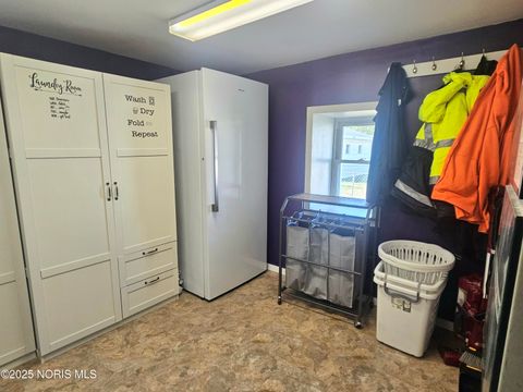 Tiny photo for 227 E Broadway Street, North Baltimore, OH 45872 (MLS # 10000376)