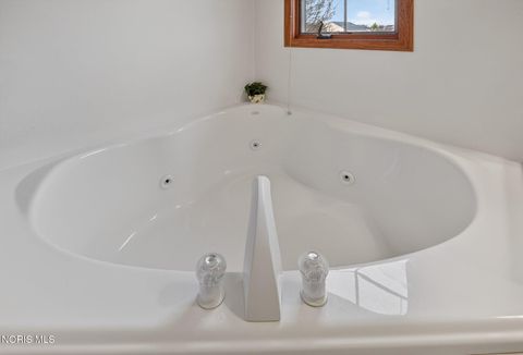 Tiny photo for 7508 Epaulet Lane, Maumee, OH 43537 (MLS # 10005080)