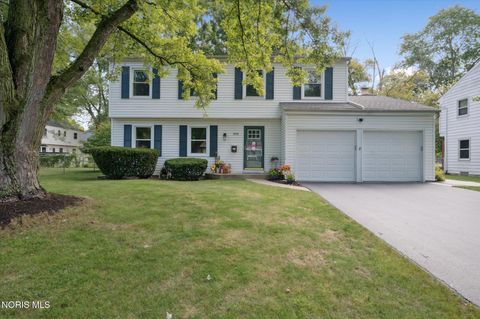 Photo of 1715 Glen Valley Drive, Toledo, OH 43614 (MLS # 10006040)