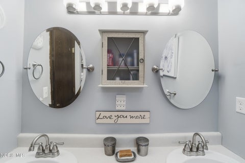 Tiny photo for 417 Chesterfield Lane, Maumee, OH 43537 (MLS # 10008710)