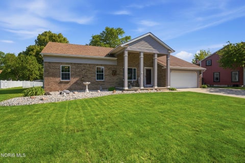 Tiny photo for 417 Chesterfield Lane, Maumee, OH 43537 (MLS # 10008710)
