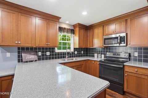 Tiny photo for 417 Chesterfield Lane, Maumee, OH 43537 (MLS # 10008710)