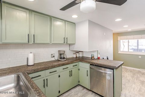 Tiny photo for 5857 Pickard Drive, Toledo, OH 43613 (MLS # 10003955)