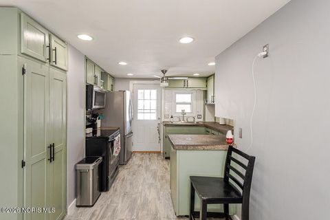 Tiny photo for 5857 Pickard Drive, Toledo, OH 43613 (MLS # 10003955)