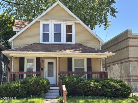 Homes For Sale - 527 White Street<br/> Toledo, OH 43605